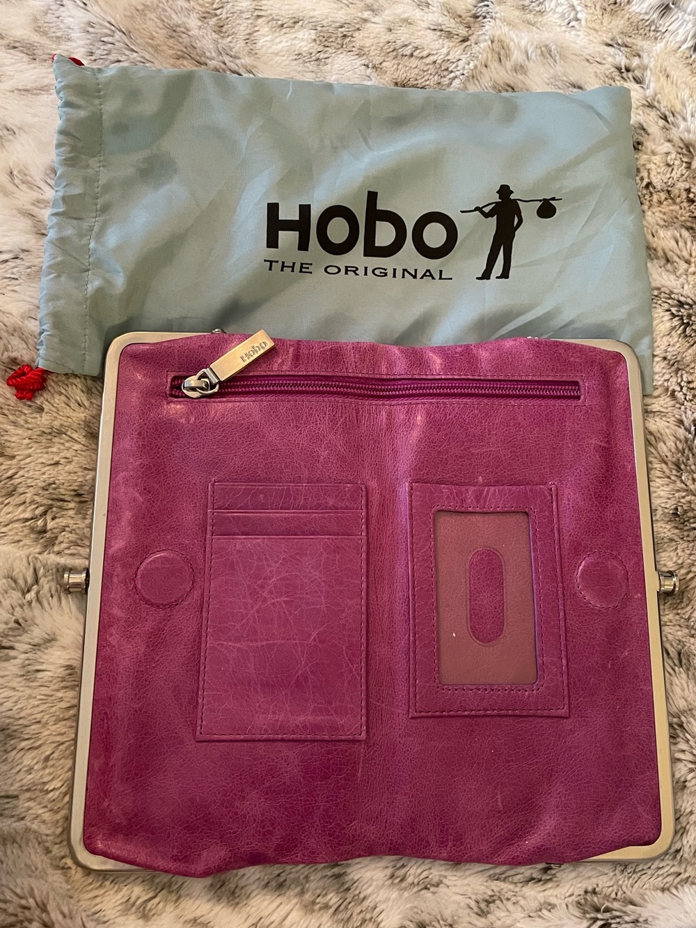 HOBO Iconic Lauren Smooth Leather Kiss-Lock Clutch, Includes Dust Bag! - Picture 4 of 7